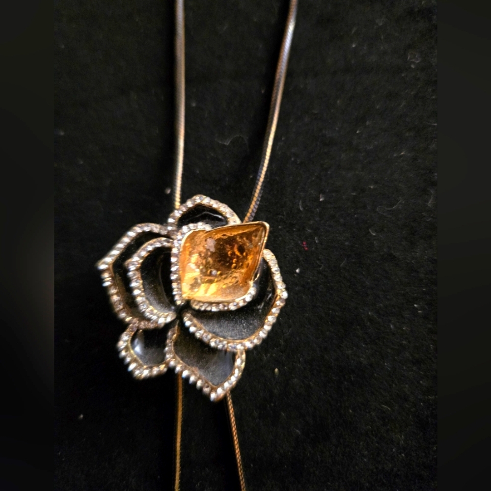 Elegant Gold and Silver Floral Pendant Necklace - Women's Jewelry